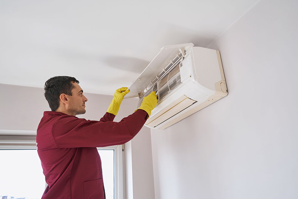 Professional HVAC technicians performing heating services in Diamondhead, MS resident
